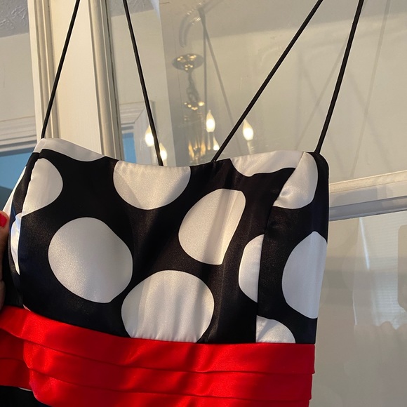 Satin black & white polka dot gown with red accent - Picture 3 of 4